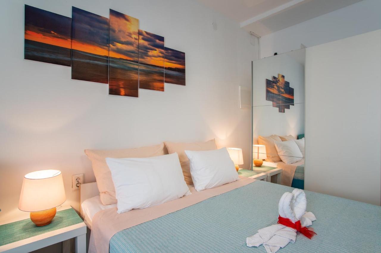Private Holliday Apartment Pag Town Exterior photo